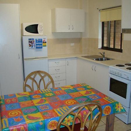 Noosa Yallambee Holiday Apartments Нусавил Екстериор снимка